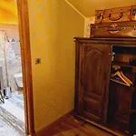 Pensionat Ferme De Tayac - Charme Avec Pool 4*