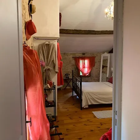Gæstehus Ferme De Tayac - Charme Avec Pool 4*