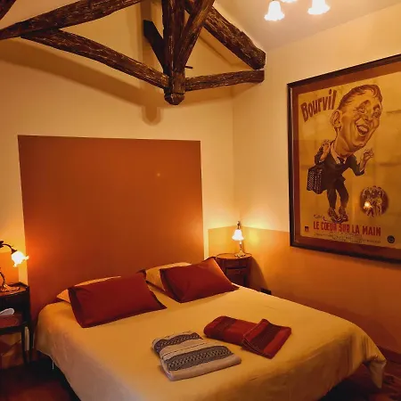 Гостевой дом Ferme De Tayac - Charme Avec Pool Les Eyzies