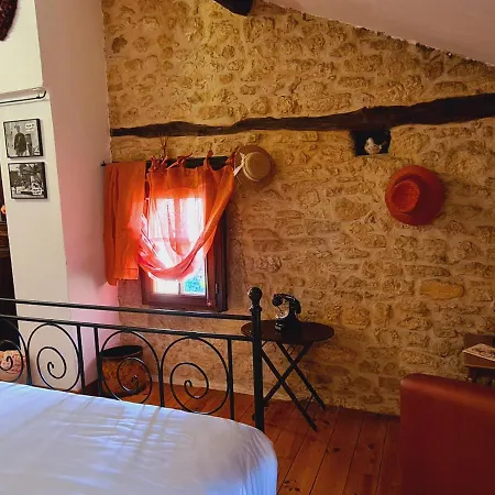 Ferme De Tayac - Charme Avec Pool Guest house *