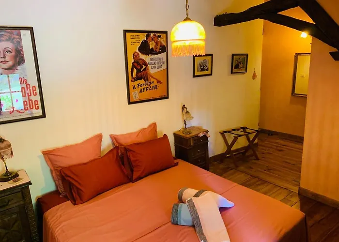 بيت ضيافة Ferme De Tayac - Charme Avec Pool 4*