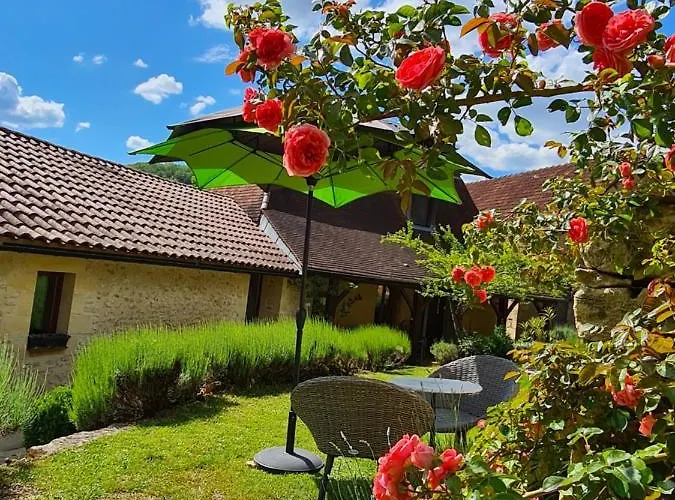 Ferme De Tayac - Charme Avec Pool 4*